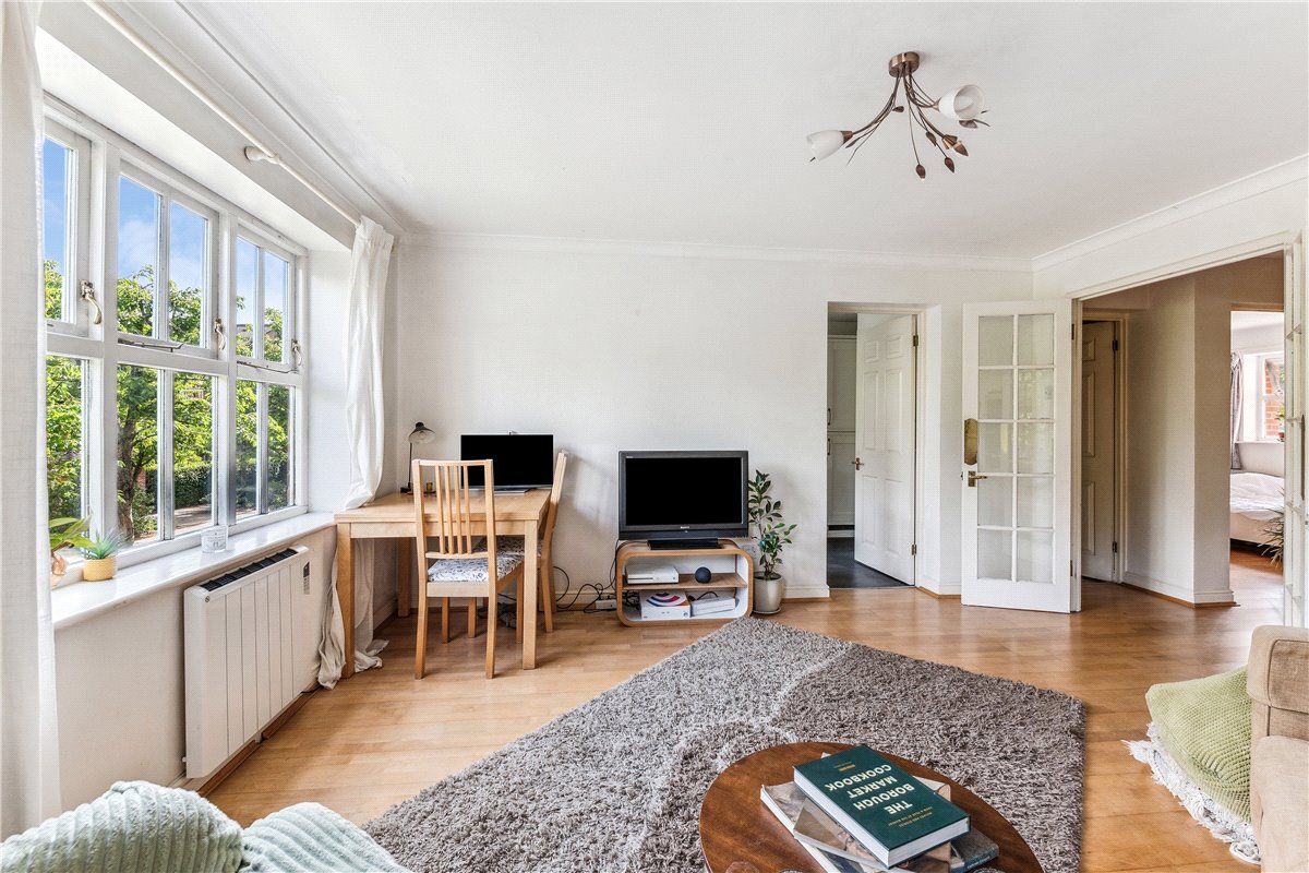 3 bedroom Flat, Heritage Park, London, SW17 - Sold