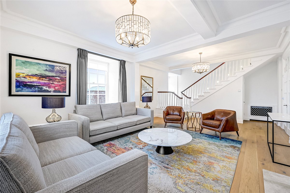 4 bedroom Flat, Grosvenor Square, Mayfair, W1K - Available