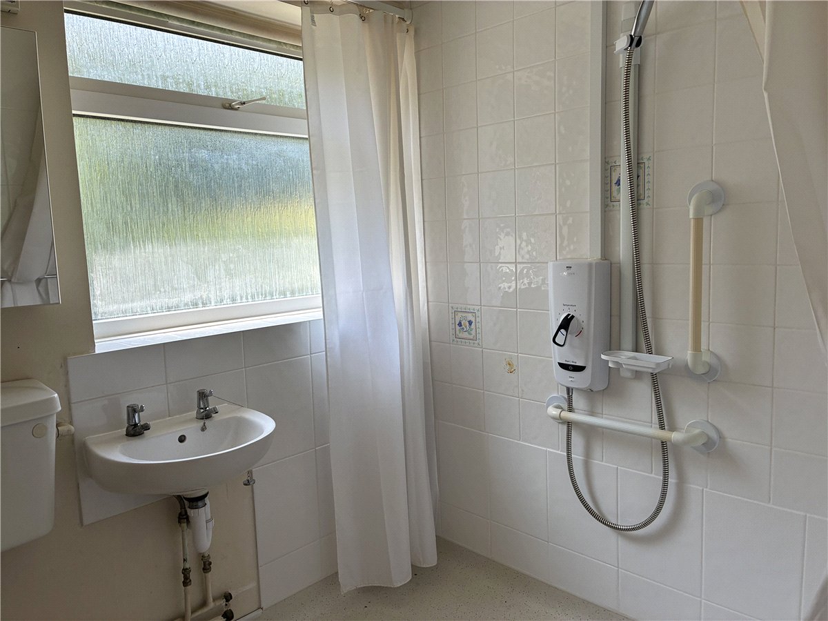 2 bedroom Bungalow, The Beeches, Winterbourne Monkton, SN4 - Available, Image 10