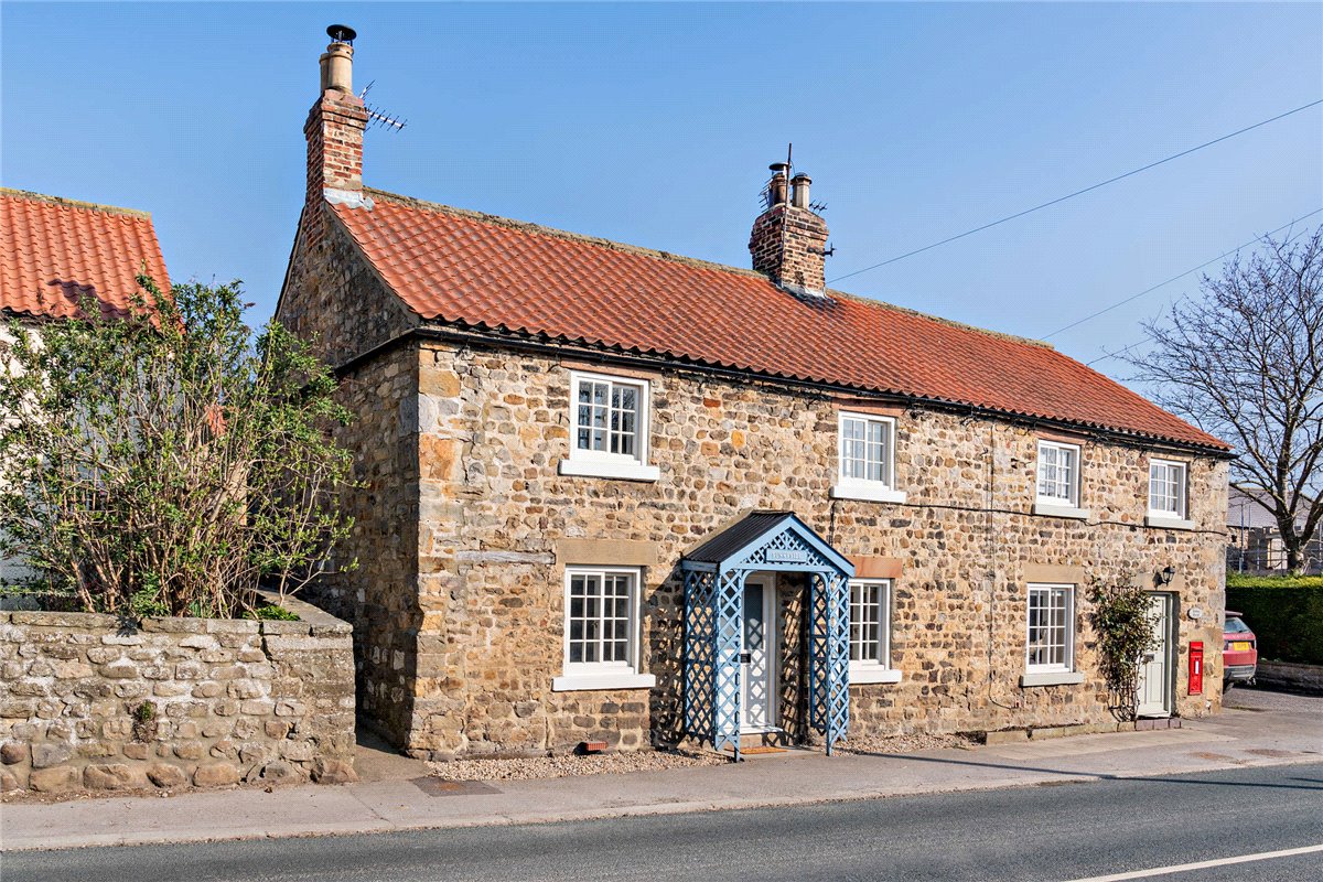 3 bedroom House, Main Street, West Tanfield, HG4 - Available