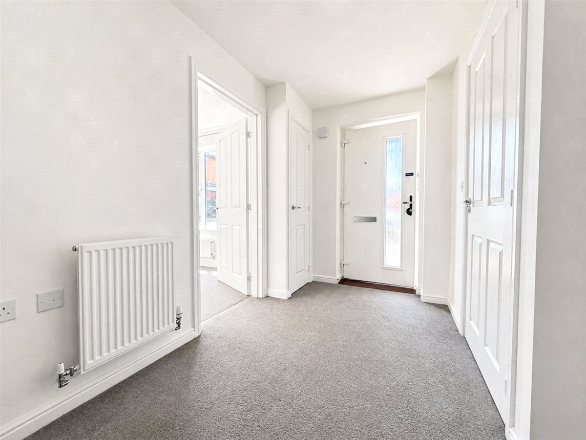 4 bedroom House, Flagpond Road, Whiteley, PO15 - Available, Image 2
