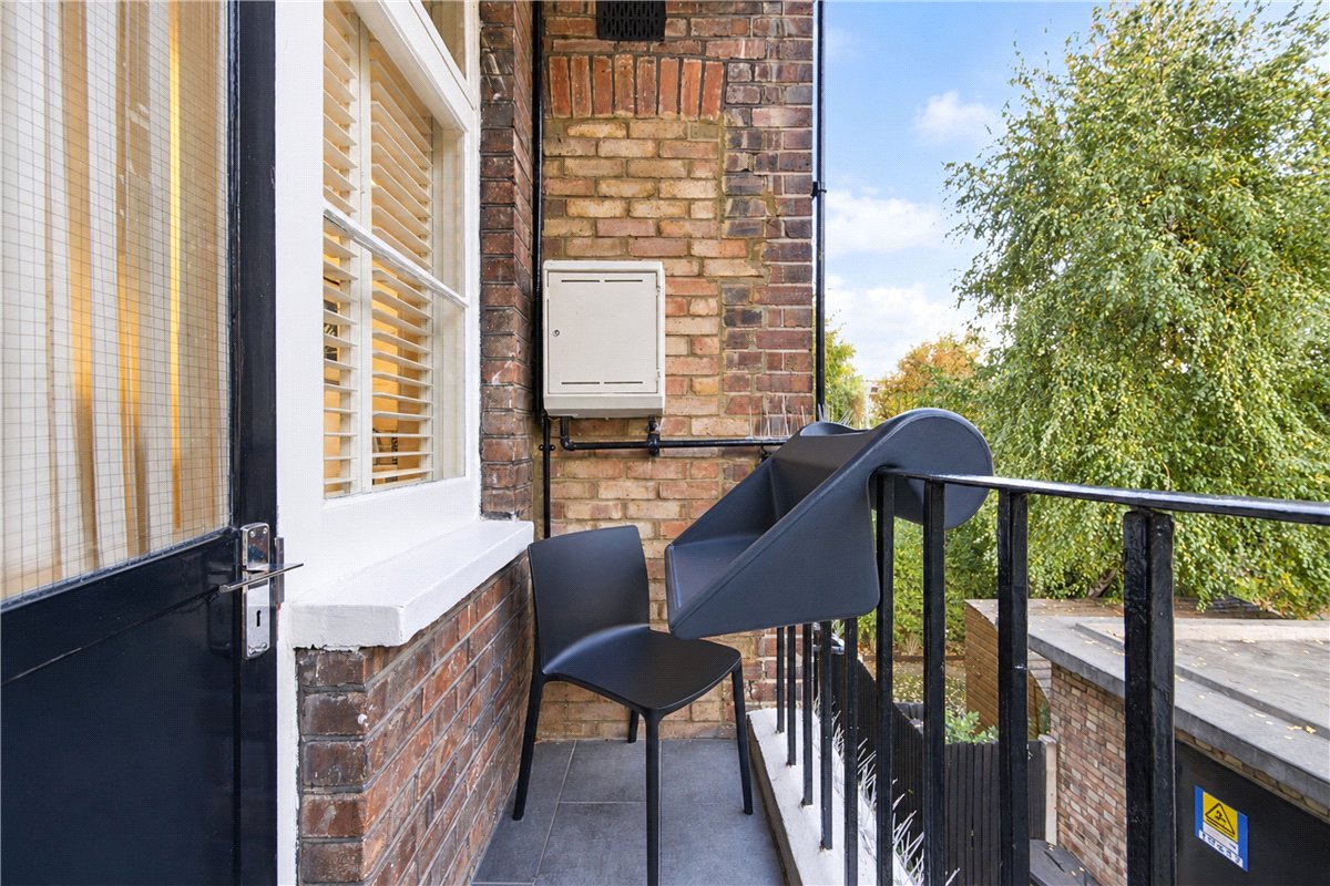 3 bedroom Flat, Bishops Mansions, Stevenage Road, SW6 - Available, Image 9