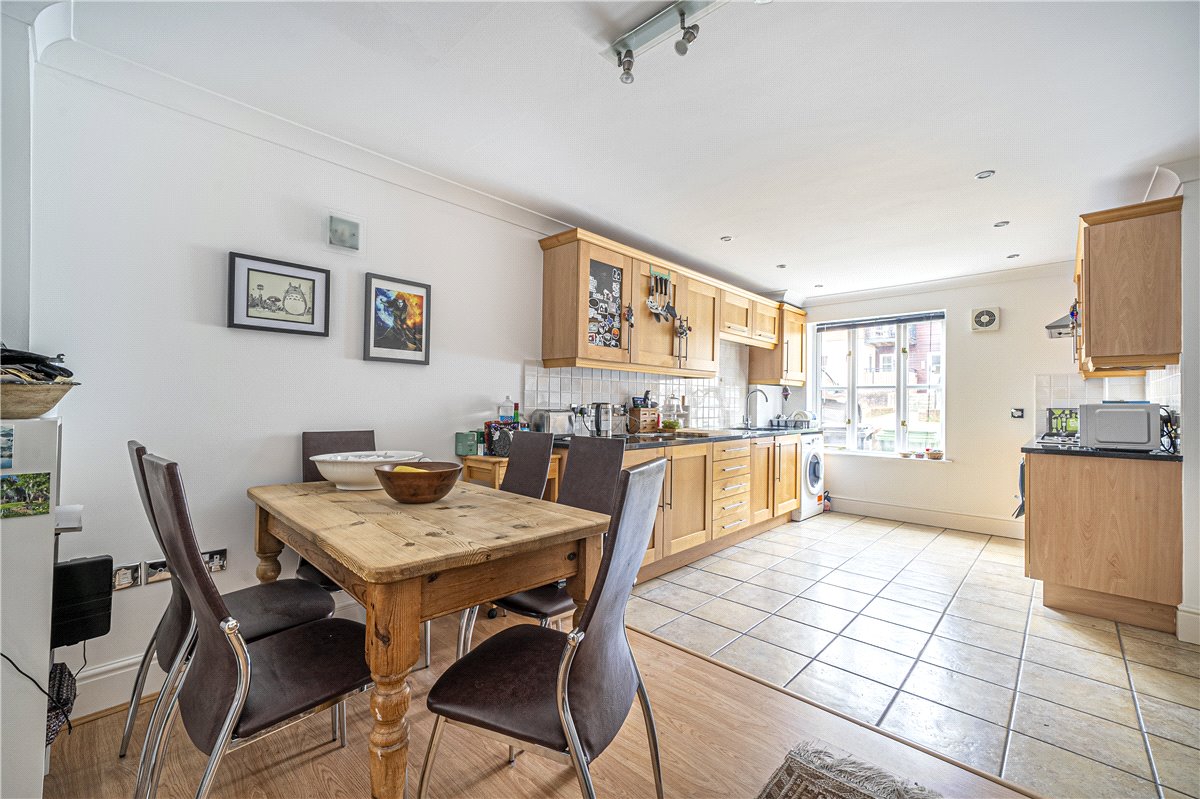 2 bedroom House, Grange Close, Winchester, SO23 - Sold, Image 6