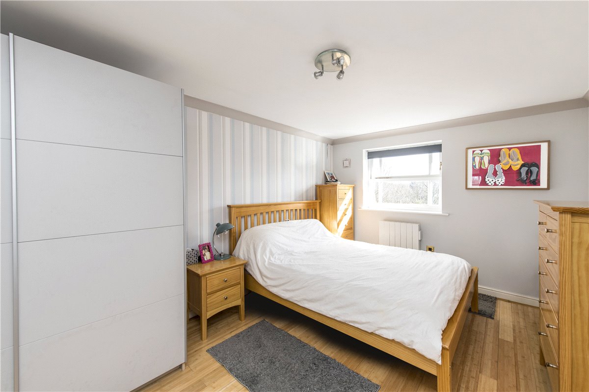 2 bedroom Flat, Heritage Park, Tooting Common/Tooting Bec, SW17 - Sold, Image 3
