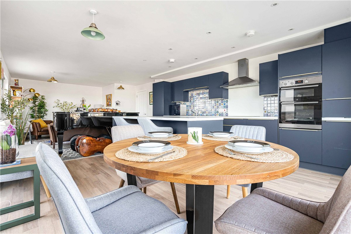 2 bedroom Flat, Patagonia Way, Cambridge, CB3 - Available, Image 6