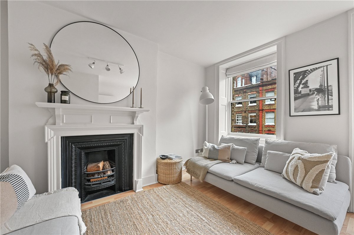 2 bedroom Flat, Nottingham Place, Marylebone, W1U - Available