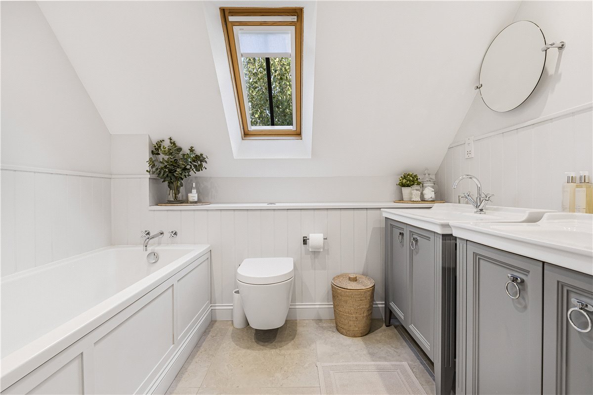 4 bedroom House, Shepherds Close, Weston-on-the-Green, OX25 - Sold STC, Image 4