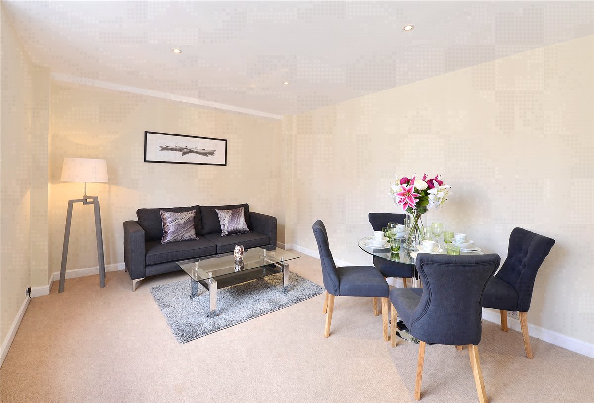 1 bedroom Flat, Hill Street, Mayfair, W1J - Available
