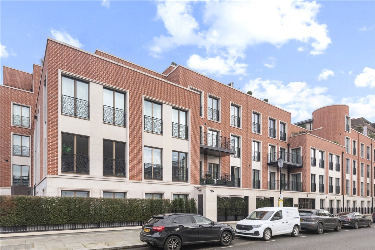 4 bedroom Flat, Chelsea Manor Street, Chelsea, SW3 - Available, Image 2