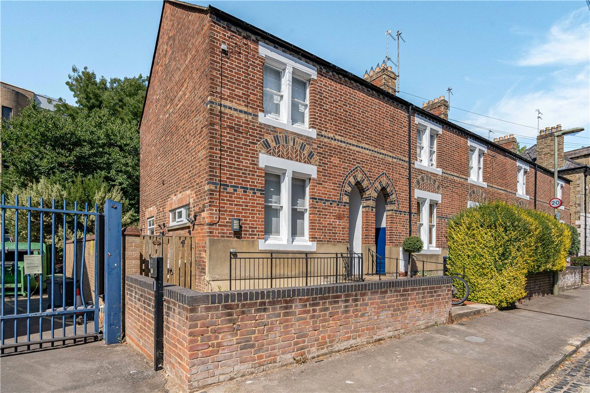 1 bedroom Flat, Walton Crescent, Oxford, OX1 - 
