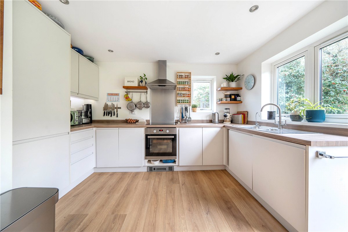 4 bedroom House, Ducks Meadow, Marlborough, SN8 - Available, Image 16