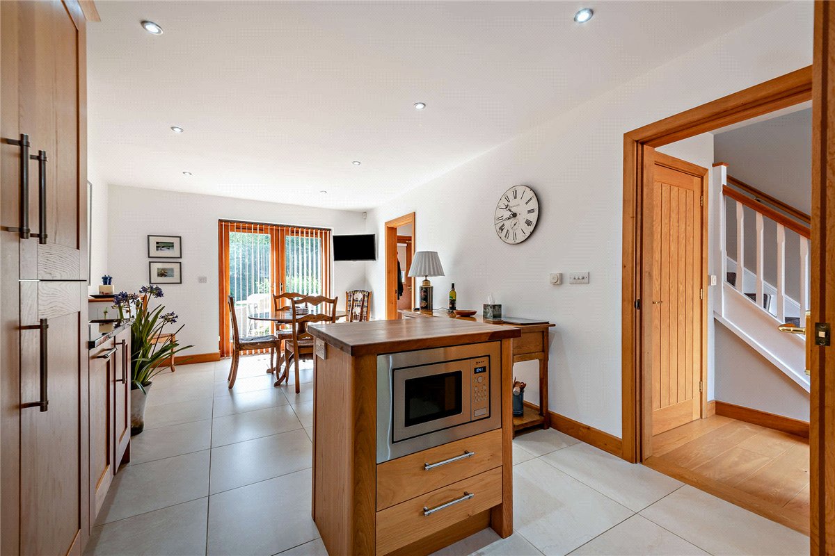 2 bedroom House, Lambourn Road, Speen, RG20 - Available, Image 4
