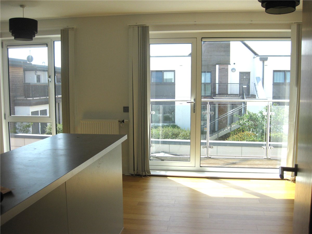 2 bedroom Flat, Park Way, Newbury, RG14 - Let Agreed, Image 3