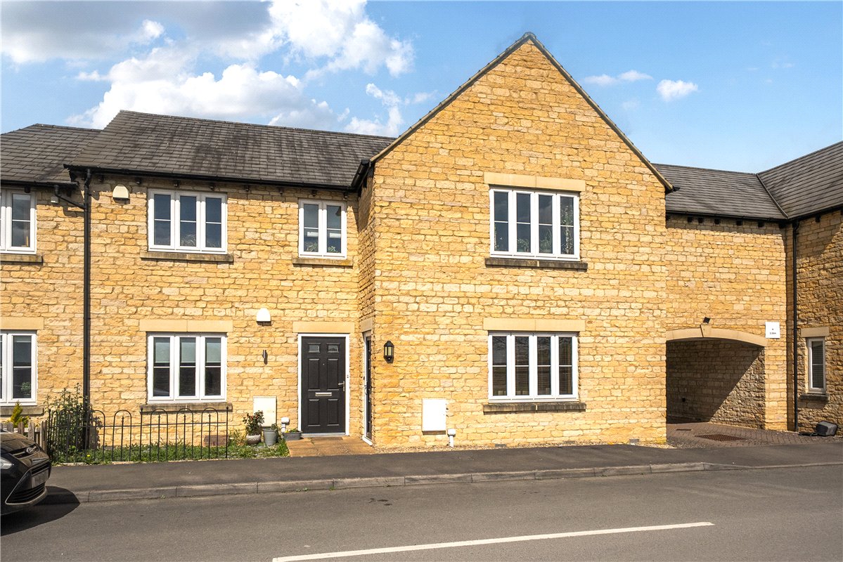3 bedroom Flat, Randolph Avenue, Woodstock, OX20 - Sold STC