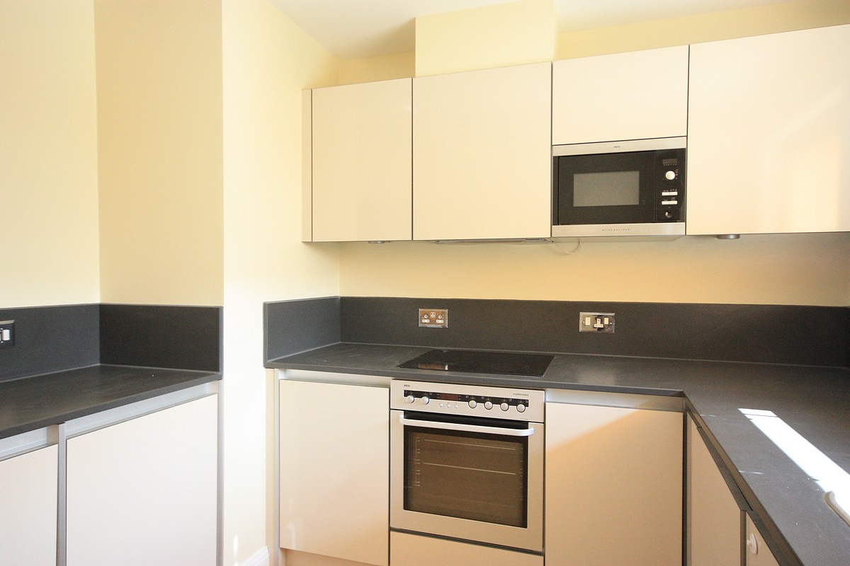 3 bedroom Flat, Queen Ediths Way, Cambridge, CB1 - , Image 1