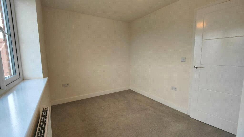 2 bedroom House, Manor Park Drive, Pontefract, WF8 - , Image 5