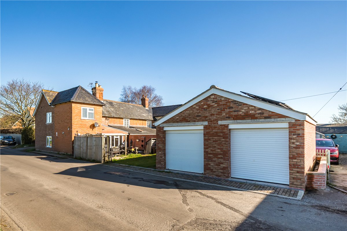 2 bedroom Cottage, Broad Street, Beechingstoke, SN9 - Available, Image 21