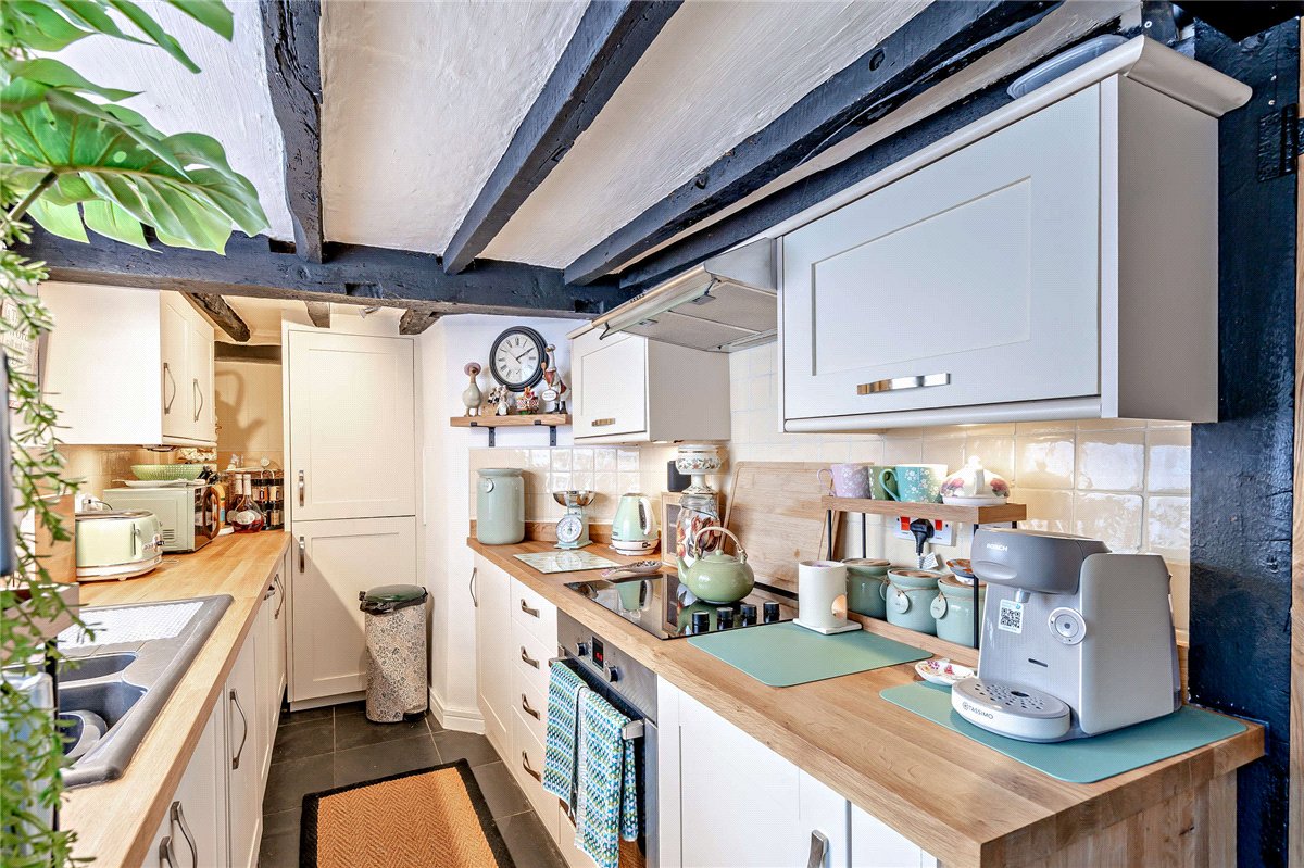2 bedroom House, Church Road, Shaw, RG14 - Available, Image 1
