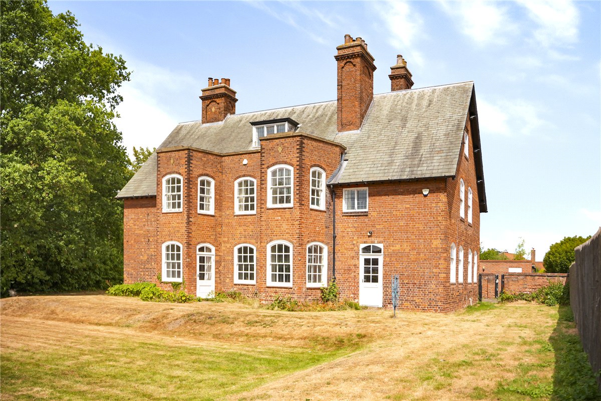 8 bedroom House, New Lane, Huntington, YO32 - Available