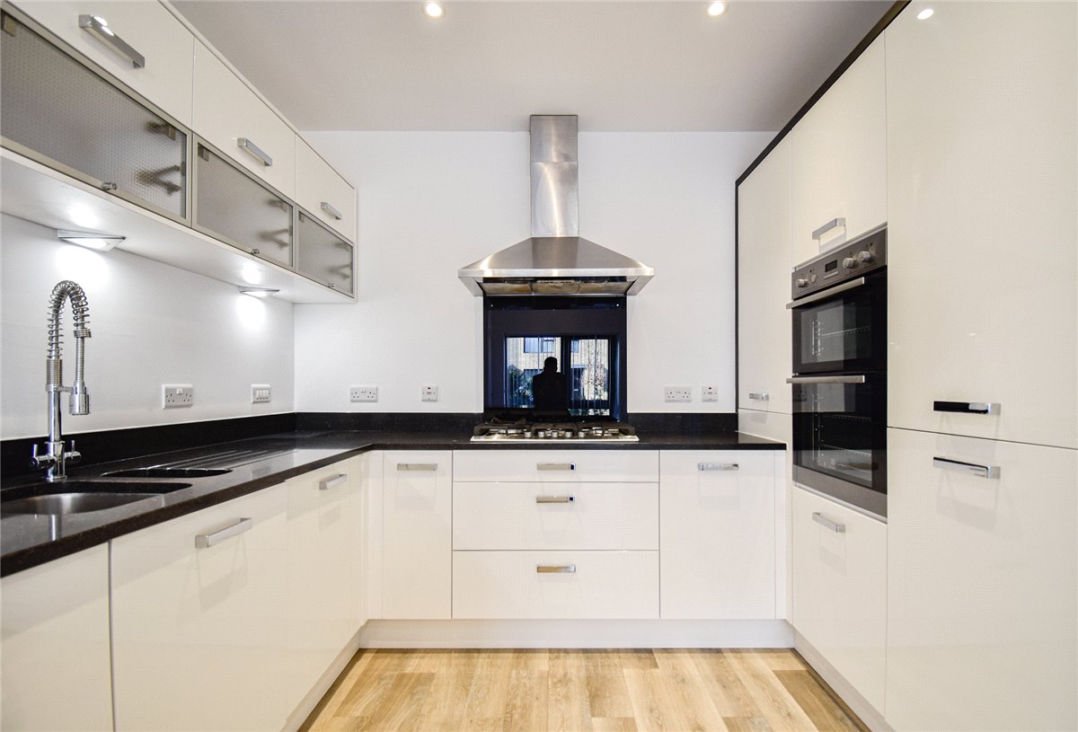 3 bedroom House, Whittle Avenue, Trumpington, CB2 - , Image 4