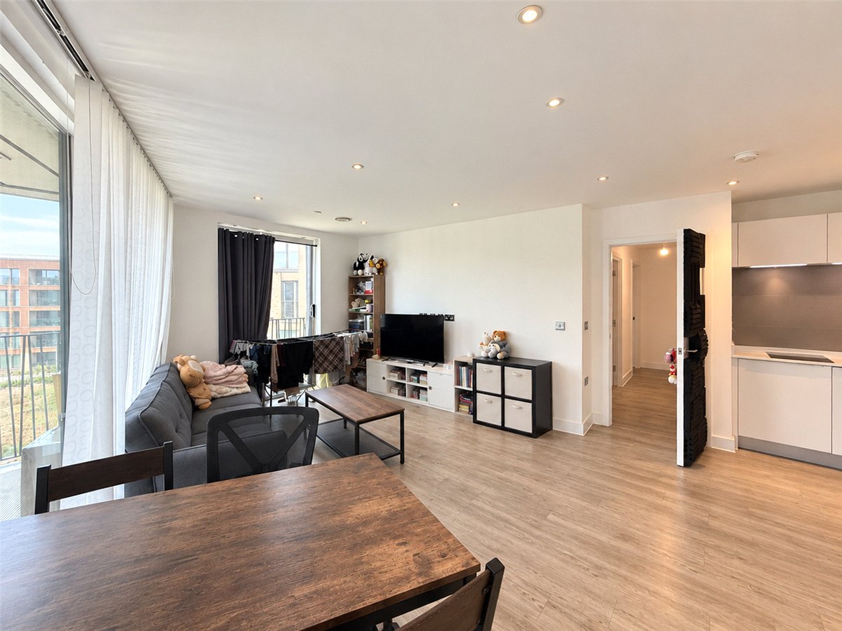 2 bedroom Flat, Rudduck Way, Cambridge, CB3 - Available, Image 1