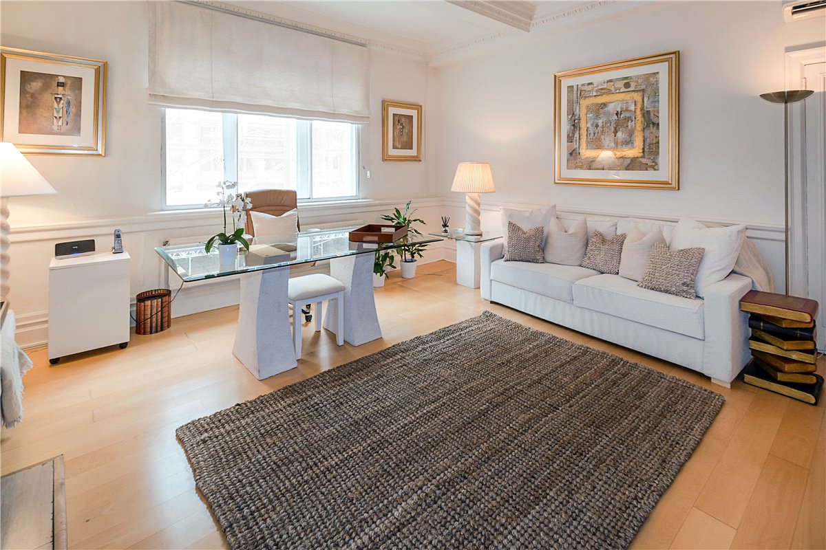 4 bedroom Flat, Knightsbridge, Belgravia, SW1X - Available, Image 6