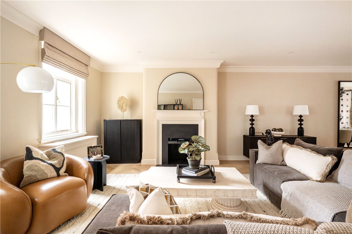 3 bedroom House, Woods Mews, Mayfair, W1K - Available, Image 21