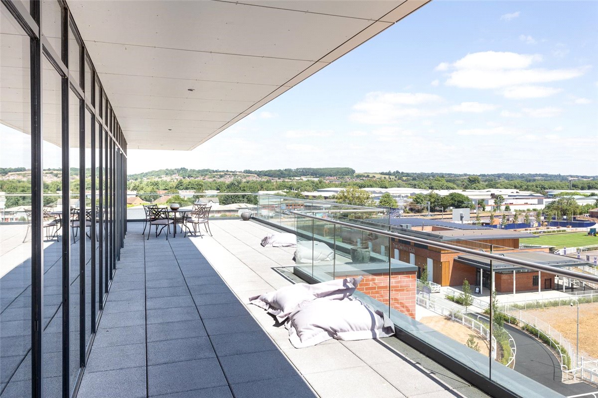 3 bedroom Flat, Chatham House, Racecourse Road, RG14 - Available, Image 10