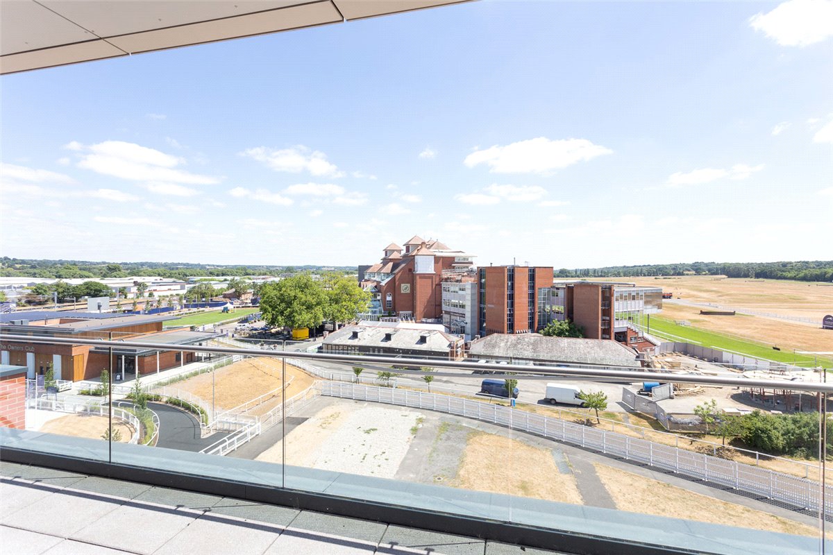 3 bedroom Flat, Chatham House, Racecourse Road, RG14 - Available, Image 10