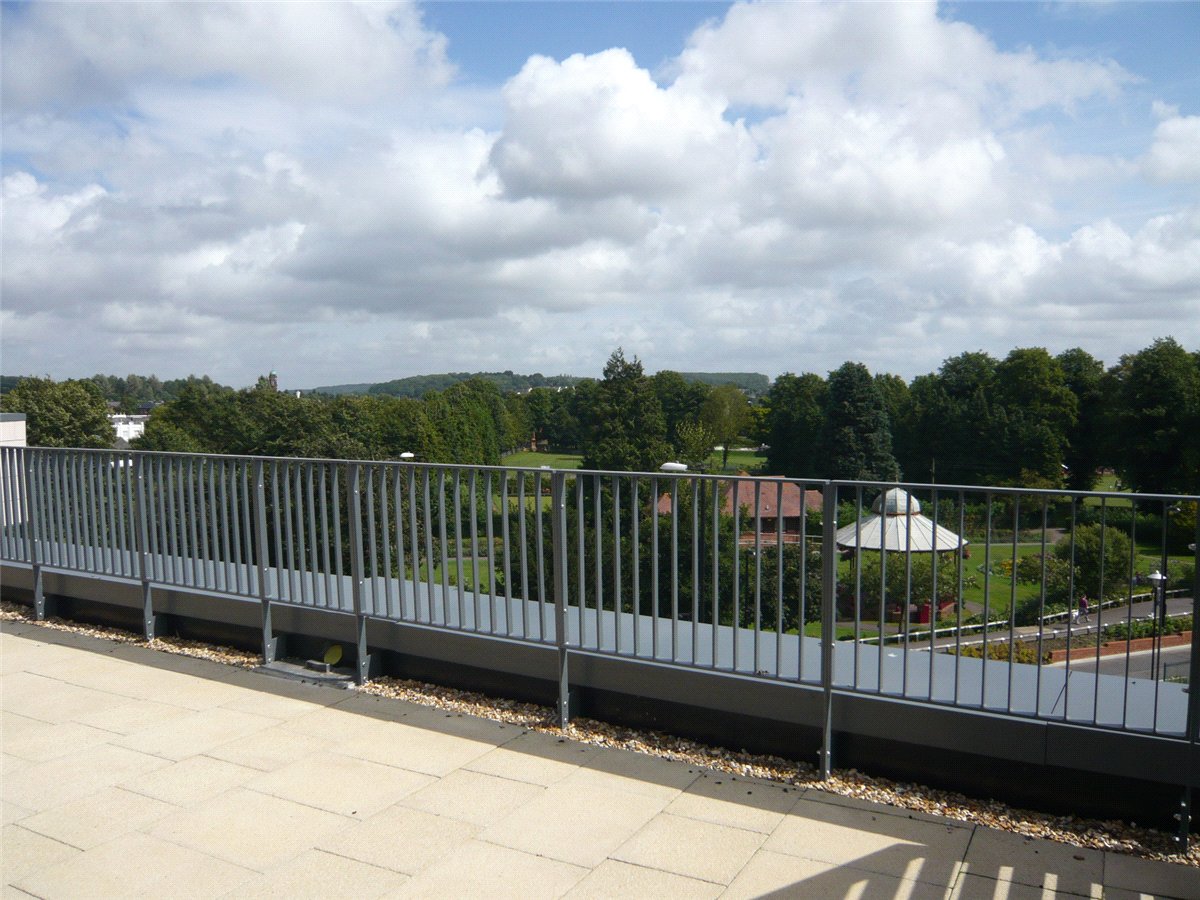2 bedroom Flat, Park Way, Newbury, RG14 - Available, Image 10