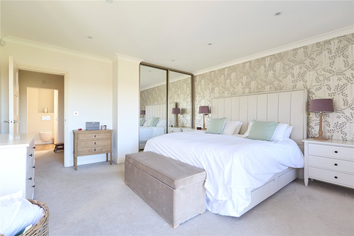 5 bedroom House, Centre Drive, Newmarket, CB8 - Sold, Image 9