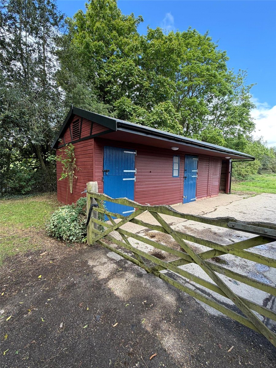 4 bedroom Cottage, Aylesbury Road, Great Missenden, HP16 - Available, Image 20