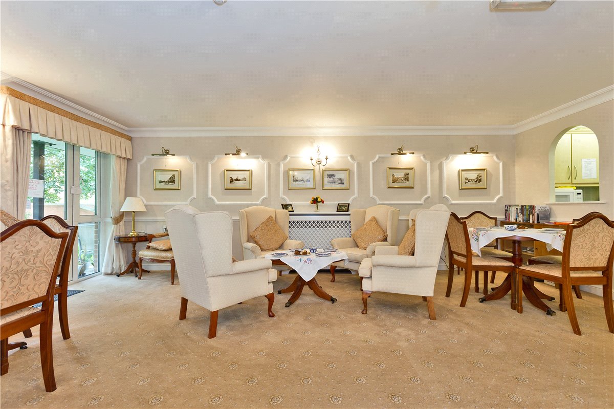 1 bedroom Flat, Kelham Gardens, Marlborough, SN8 - , Image 5