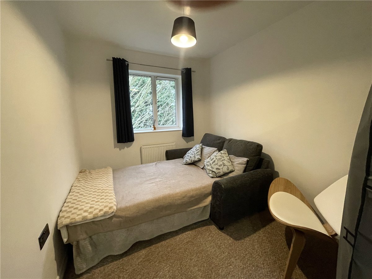2 bedroom Flat, Thatcham, Berkshire, RG19 - , Image 6