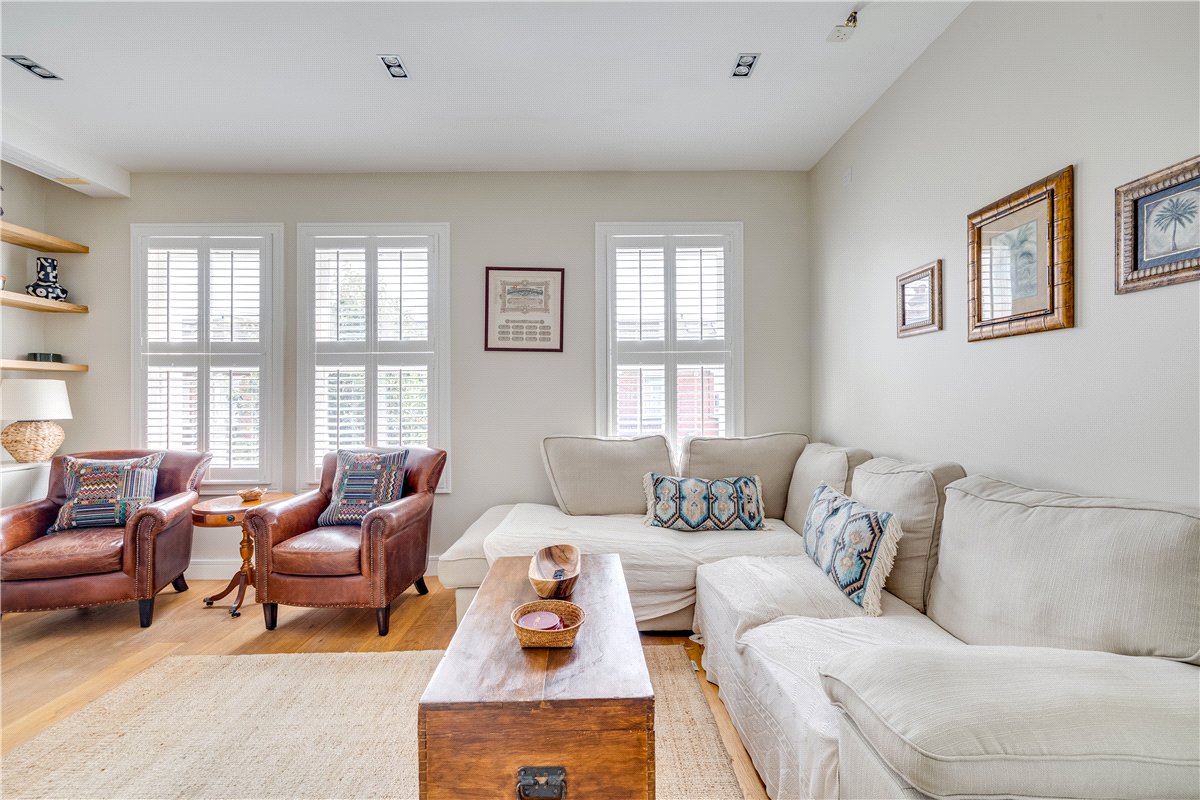 3 bedroom Maisonette, Balvernie Grove, London, SW18 - Sold STC