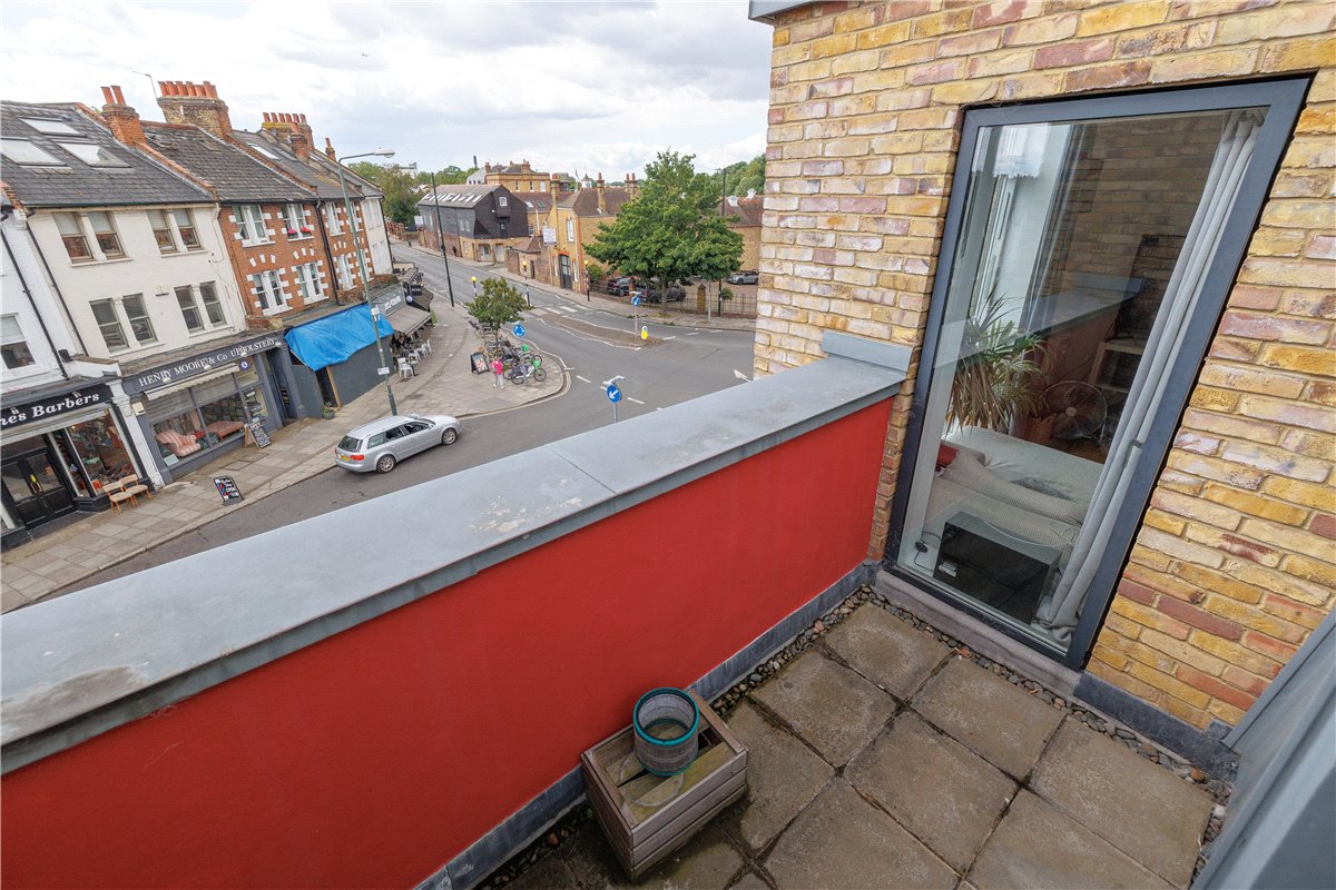 2 bedroom Flat, White Hart Lane, London, SW13 - Available, Image 2