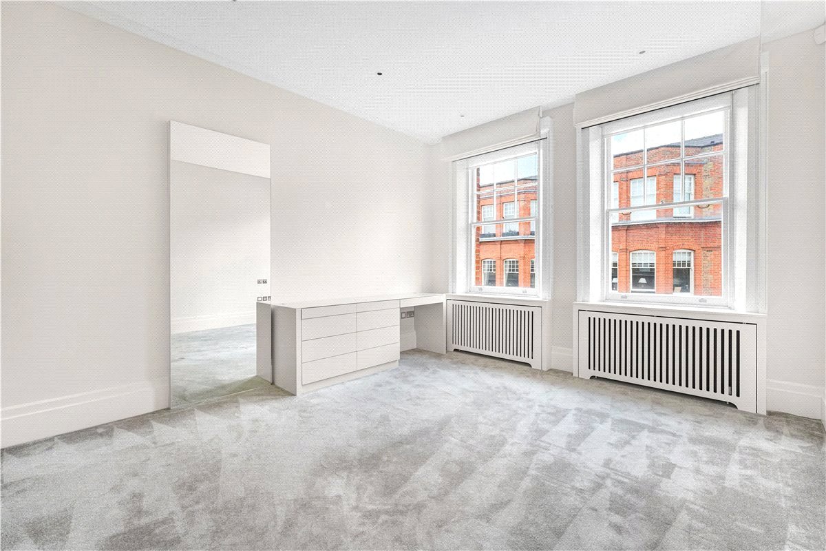 4 bedroom Flat, Wynnstay Gardens, Allen Street, W8 - Available, Image 26