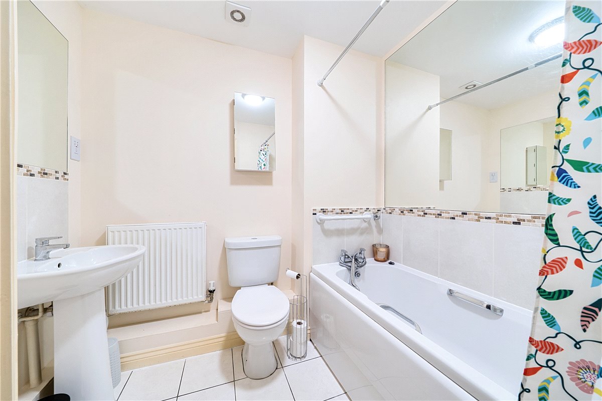 2 bedroom Flat, Winton Close, Winchester, SO22 - Sold, Image 7