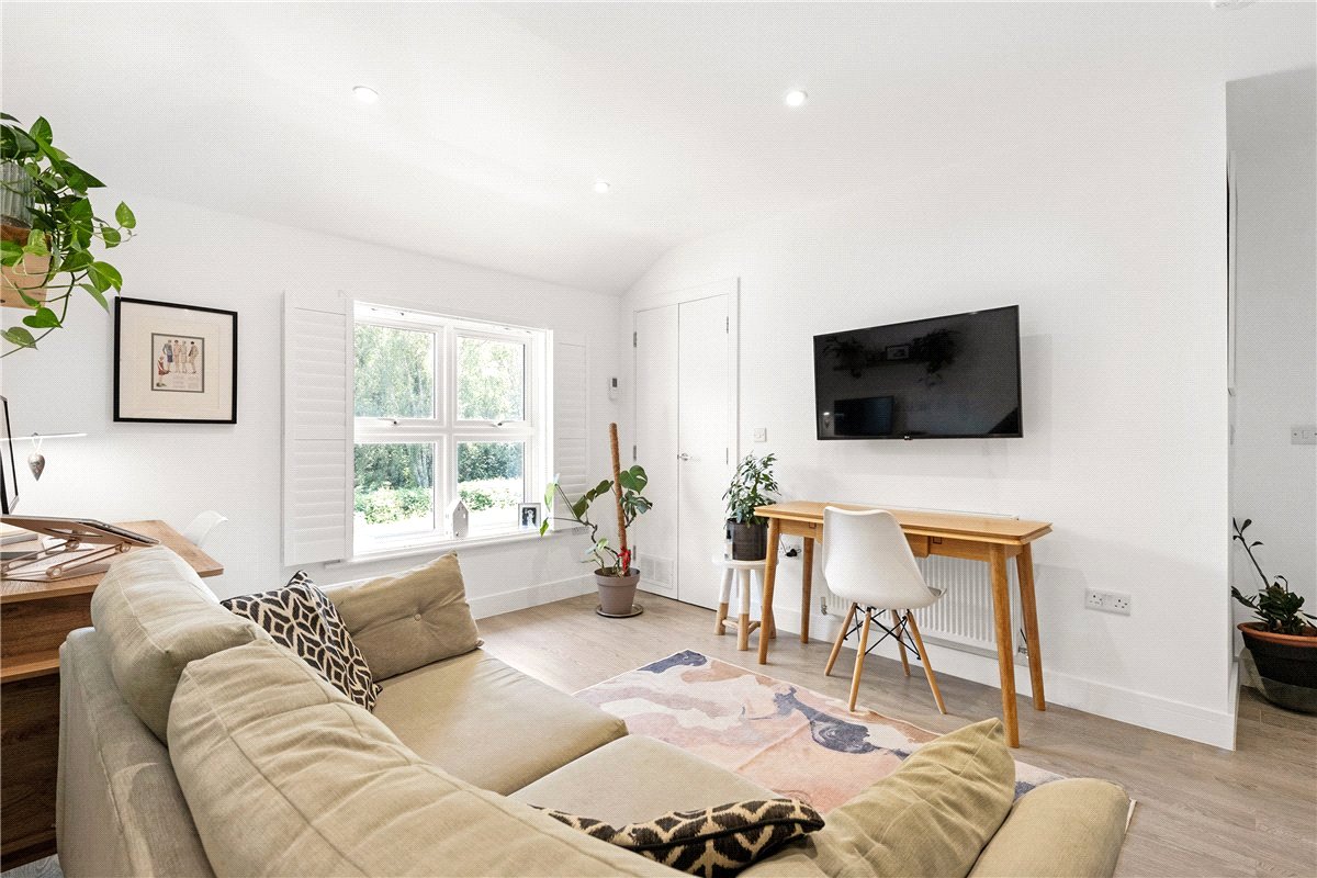 1 bedroom Flat, Ditton Grove, Esher, KT10 - Available, Image 12