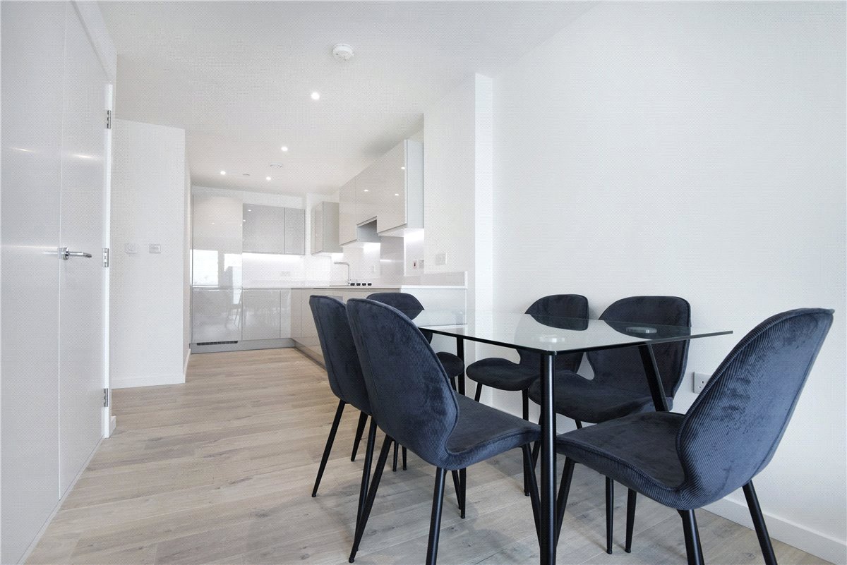 2 bedroom Flat, Heartwell Avenue, London, E16 - Available, Image 17