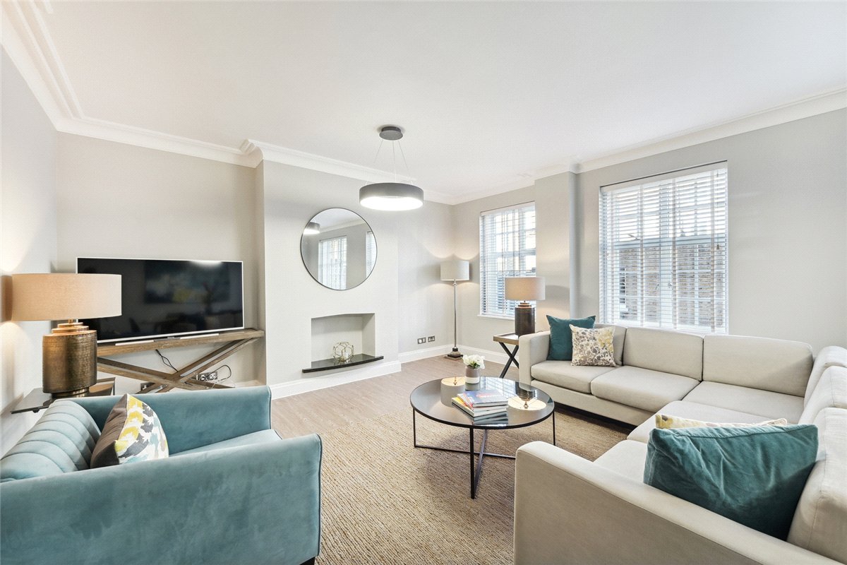 3 bedroom Flat, Stafford Court, Kensington High Street, W8 - Available