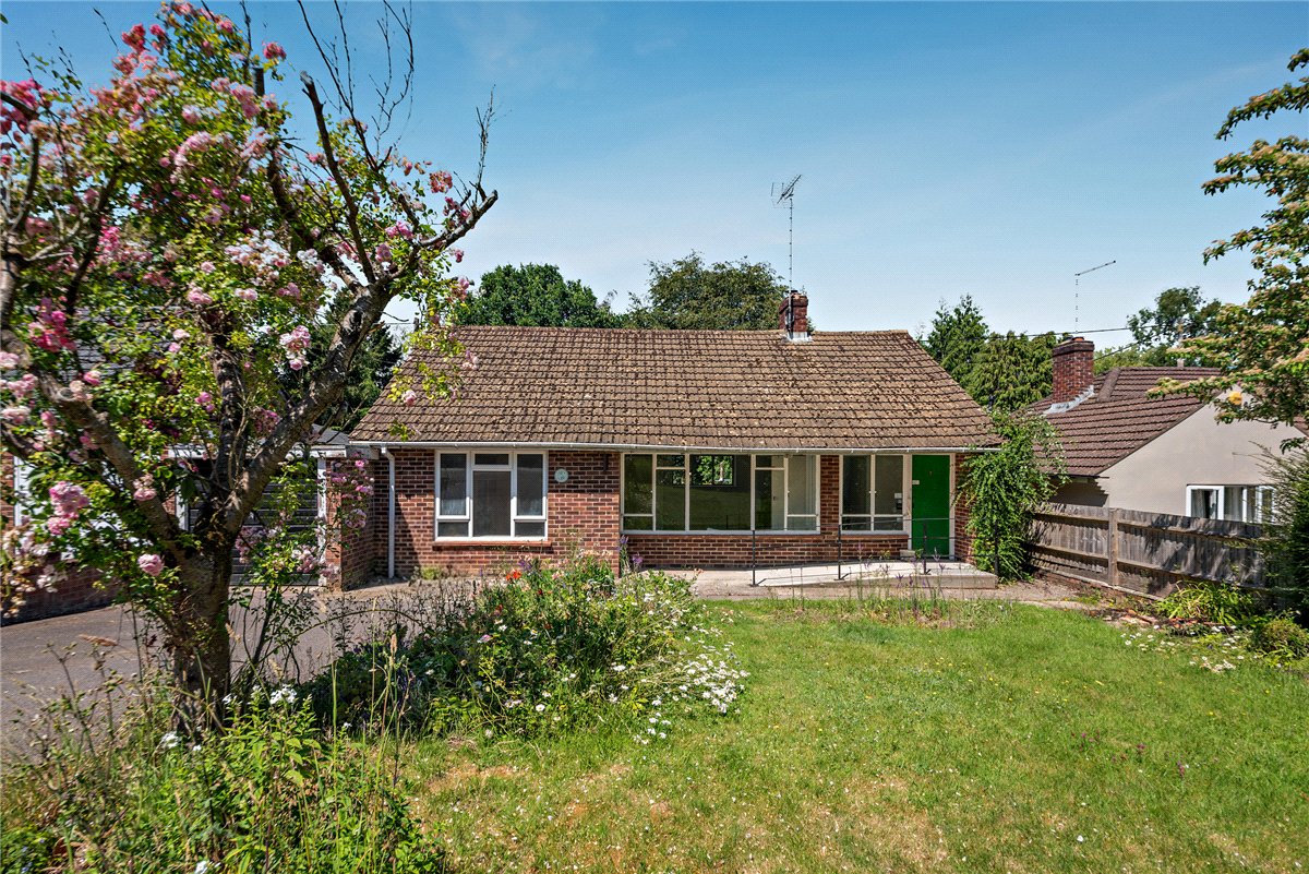 2 bedroom Bungalow, Ashford Hill Road, Headley, RG19 - Sold STC