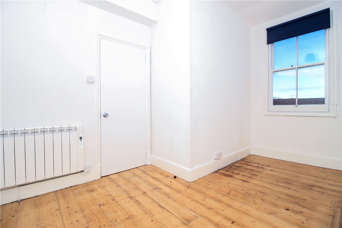 2 bedroom Flat, High Street, Witney, OX28 - , Image 6