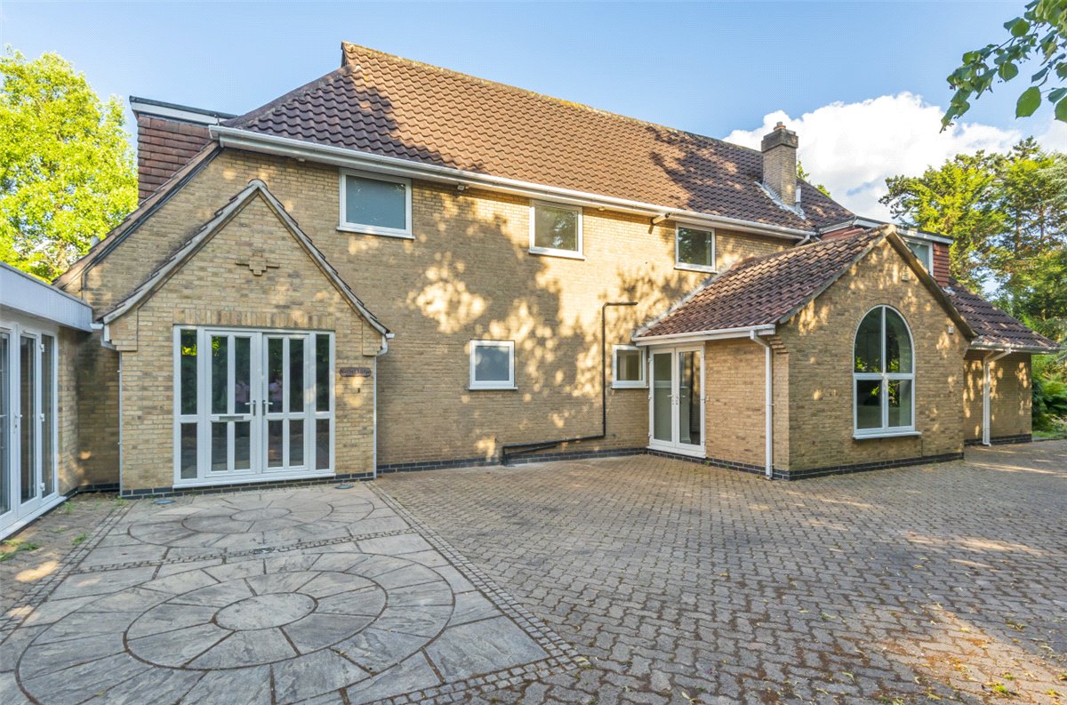 4 bedroom House, Nottingham Road, Nuthall, NG16 - Available