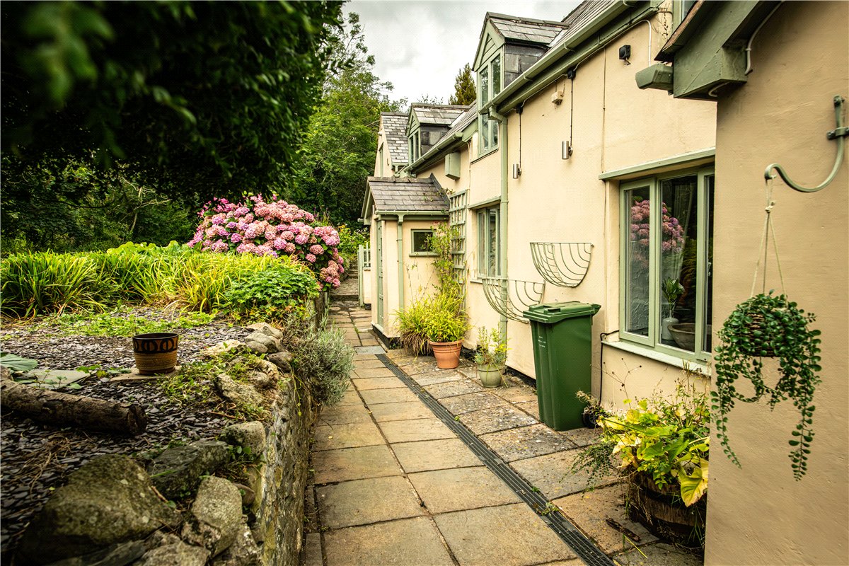 3 bedroom Cottage, Abbey Road, Llangollen, LL20 - Available, Image 24