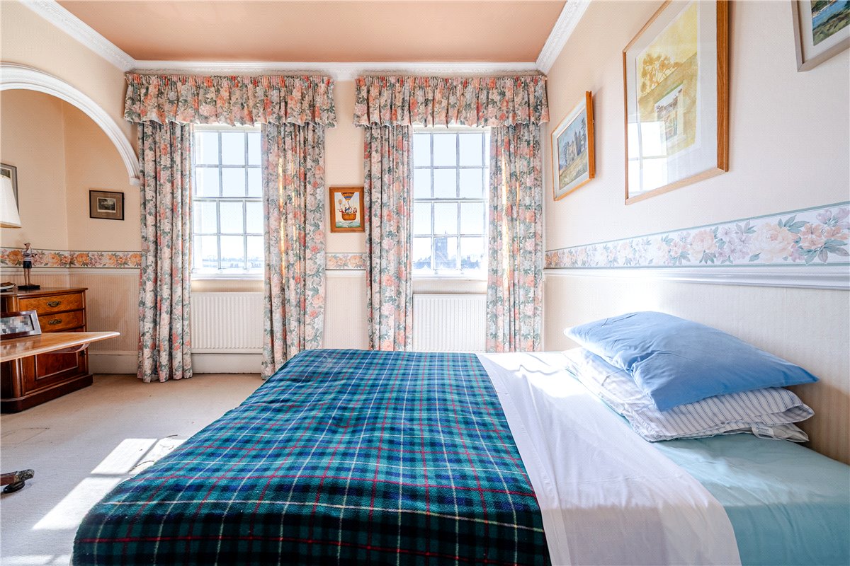 2 bedroom House, The Green, Marlborough, SN8 - Sold STC, Image 3