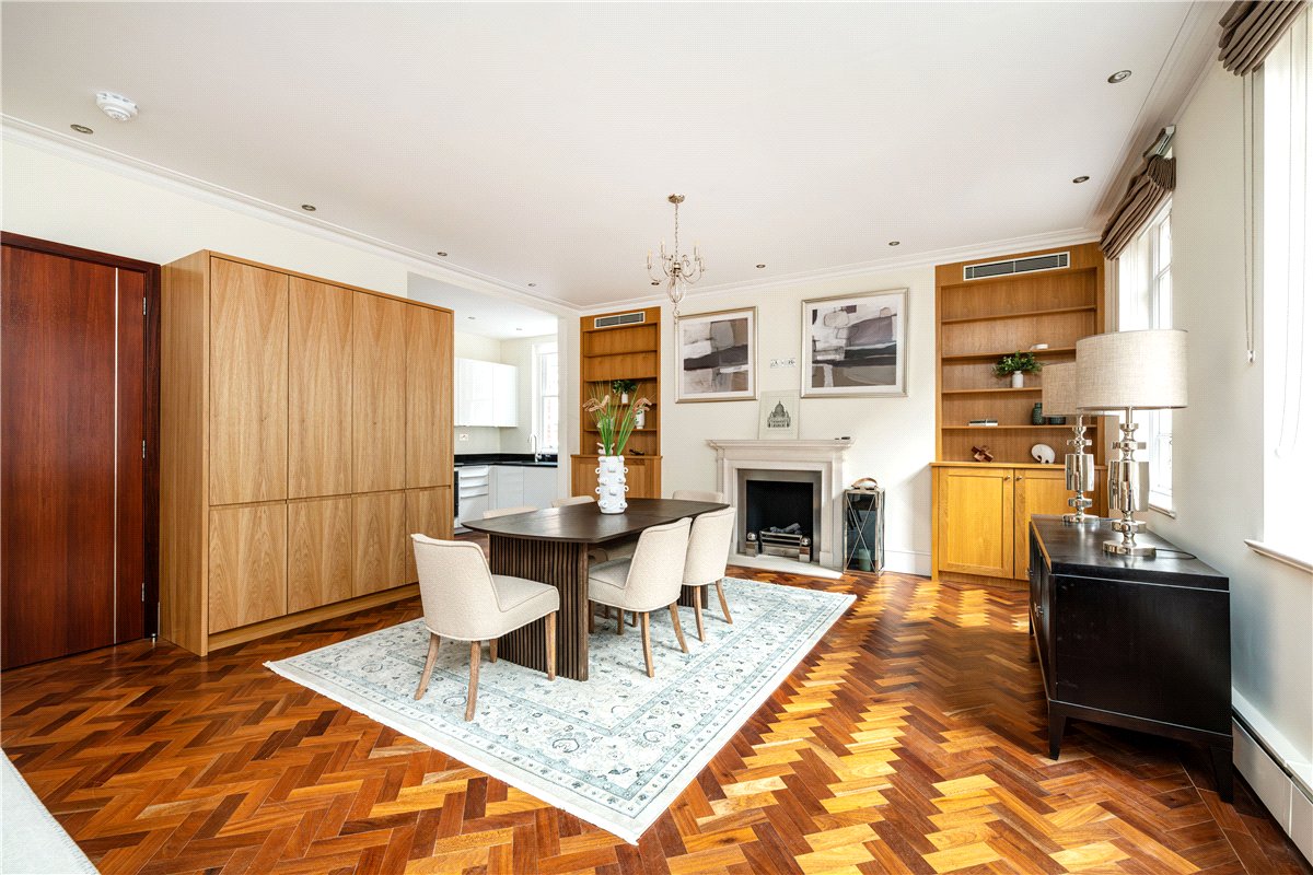 2 bedroom Flat, Grosvenor Square, Mayfair, W1K - Available, Image 7