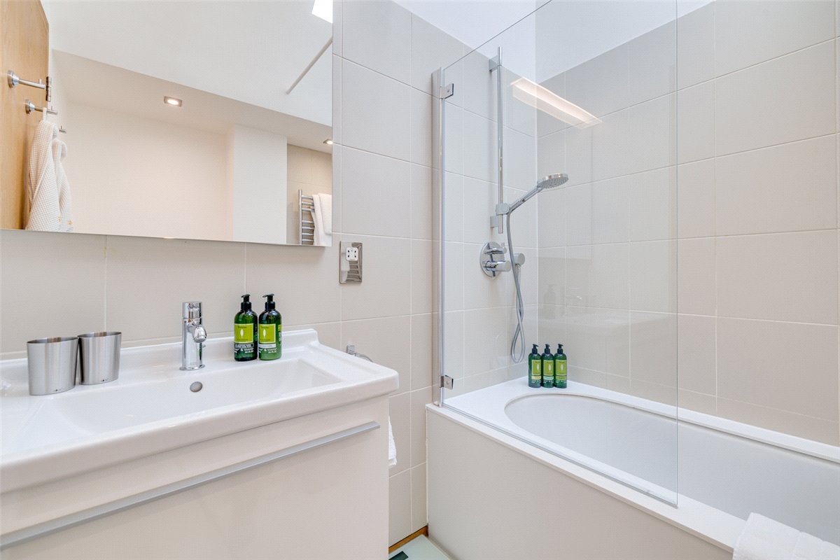 4 bedroom House, Cheval Place, Knightsbridge, SW7 - Available, Image 2