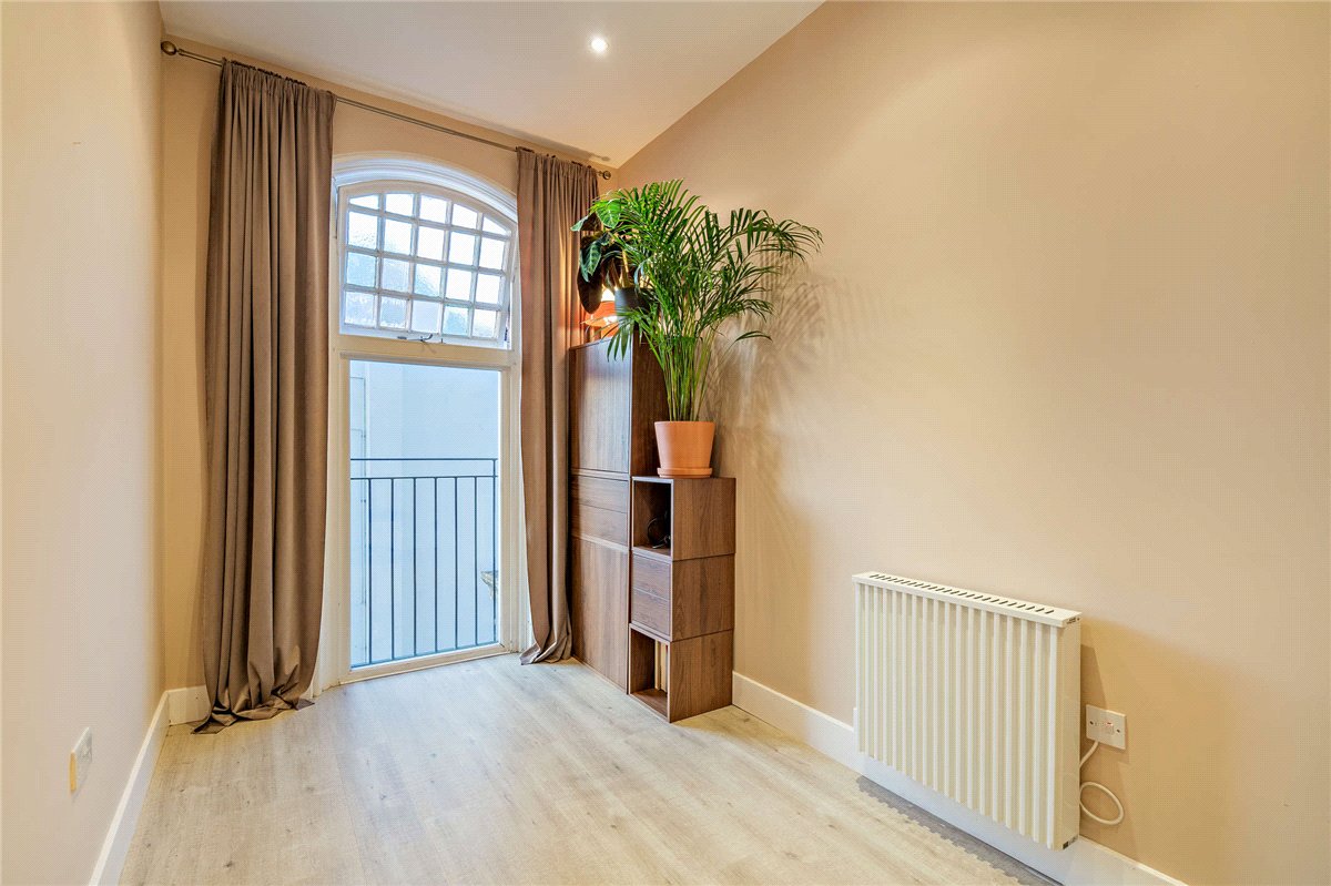 2 bedroom Flat, Craven Road, Newbury, RG14 - Available, Image 8
