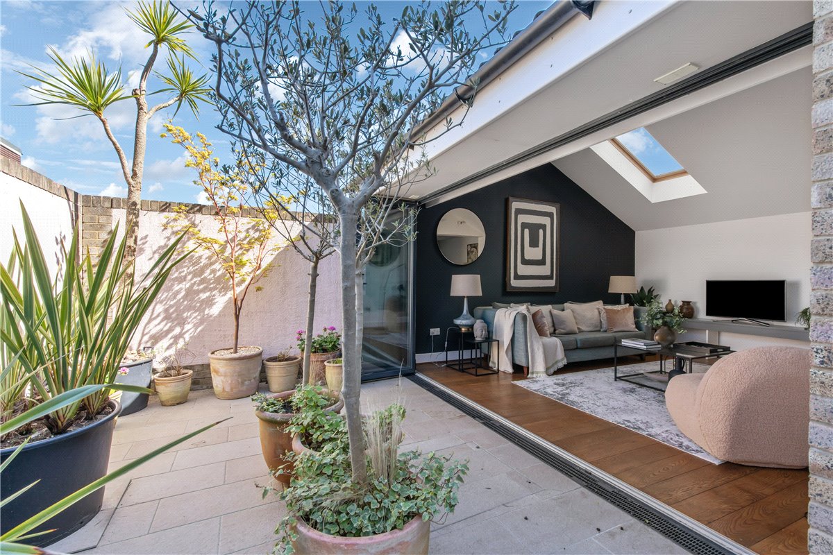 1 bedroom House, St. Anthony's Close, College Gardens, SW17 - Sold, Image 12